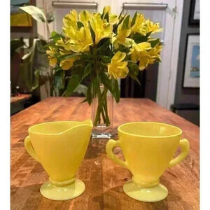 Vintage Hazel-Atlas Chartreuse/Yellow Creamer  and Sugar Bowl